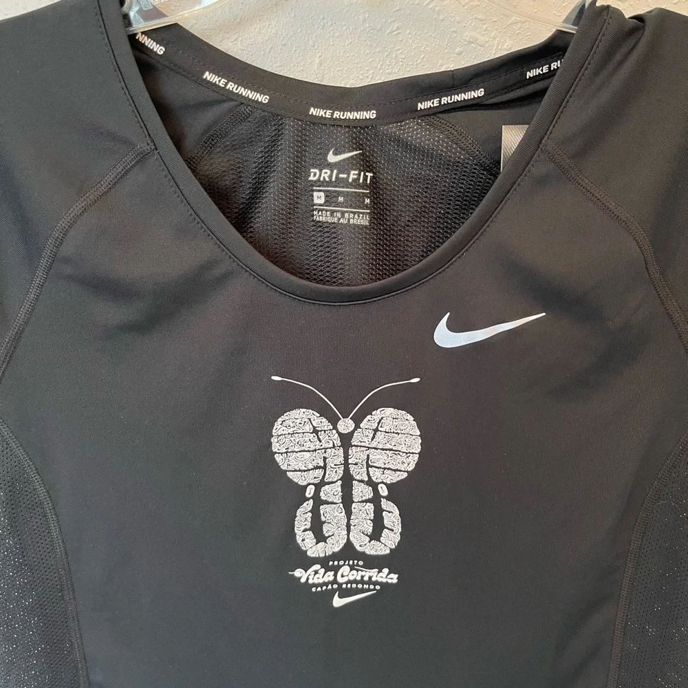 NIKE Shirt - Picture 2 of 5